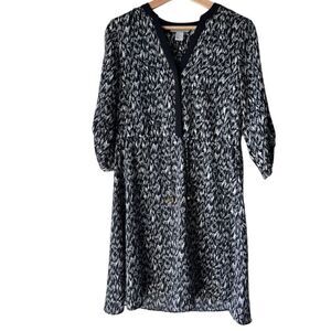 Women’s H&M dress black white midi geometric 3/4 sleeve fresh fabric Size 4.